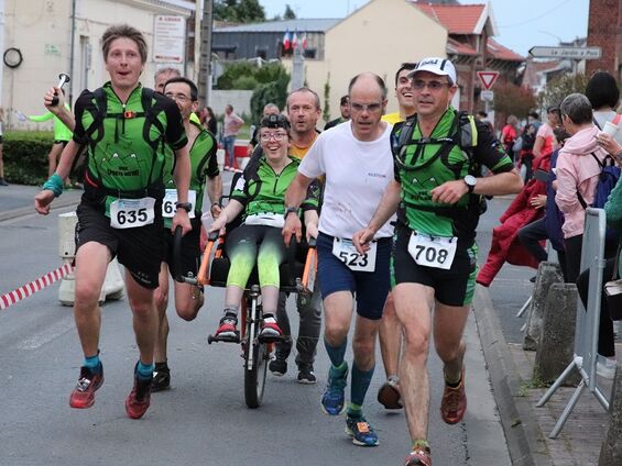 L'une des équipes participant avec une joelette.
Photo USVA