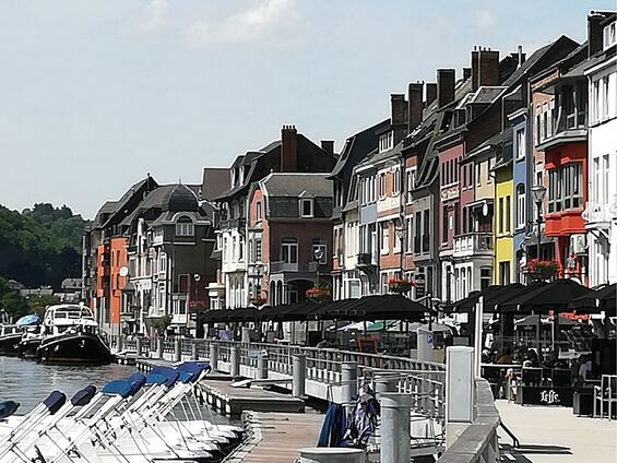 Vue des quais de la Meuse.