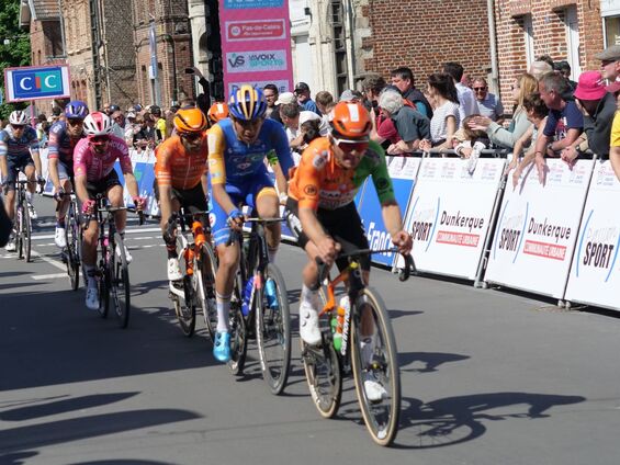 Photo d'un groupe de coureurs.